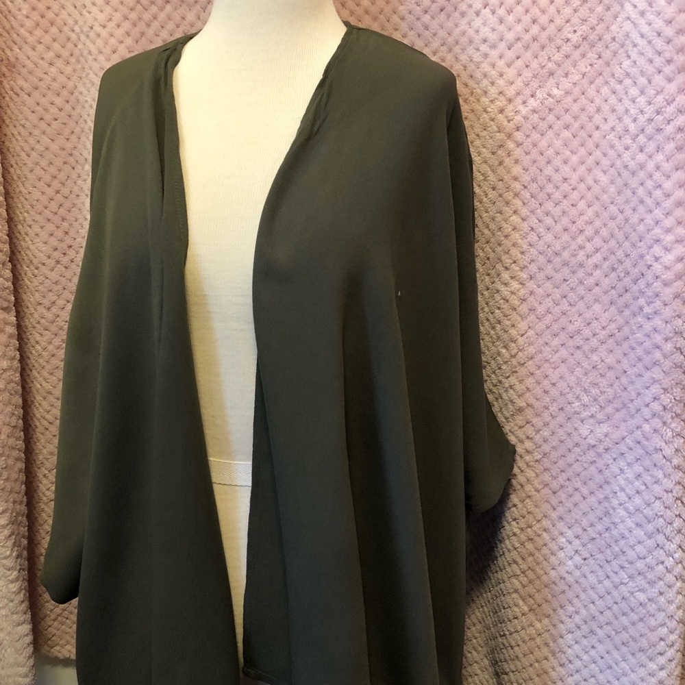 Green cardigan/shall